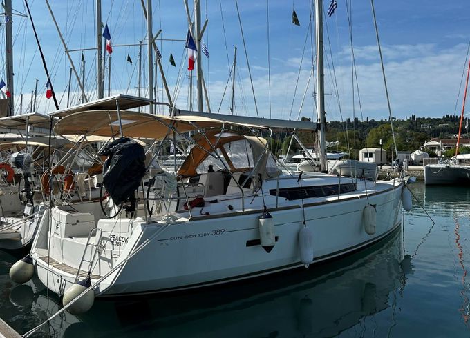 Jeanneau Sun Odyssey 389 Peacok