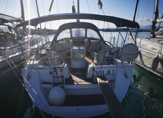 Jeanneau Sun Odyssey 49 Vila 1