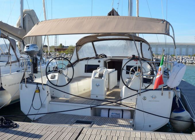 Jeanneau Sun Odyssey 410 Bella