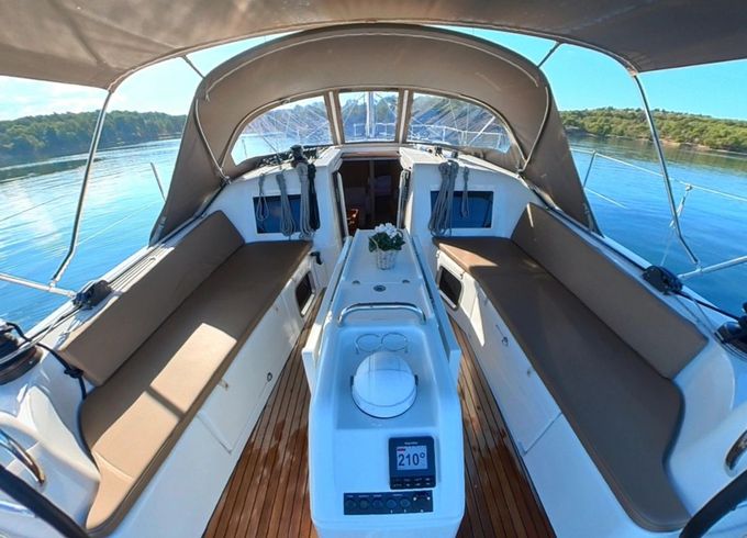 Jeanneau Sun Odyssey 410 Kingfisher