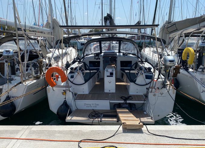 Jeanneau Sun Odyssey 410 Zheng Yi Sao