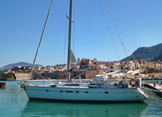 Jeanneau Sun Odyssey 42 Gloria