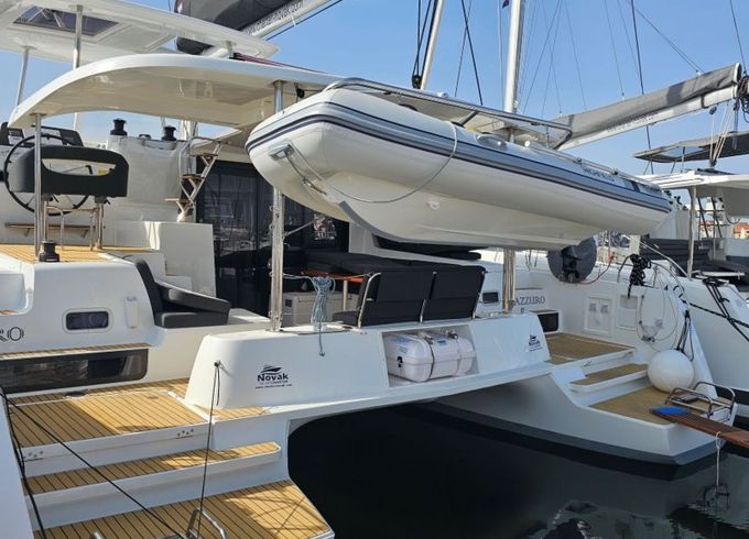 Lagoon 42 Azzuro