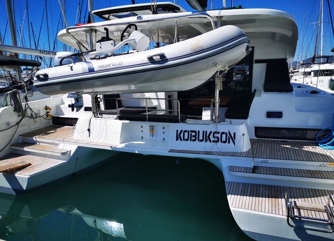Lagoon 42 Kobukson