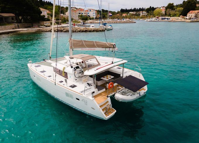 Lagoon 400 S2 Miss Moneypenny