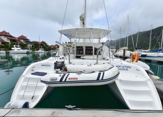 Lagoon 380 S2 Magikal