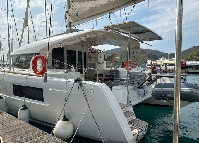 Lagoon 40 Falcon
