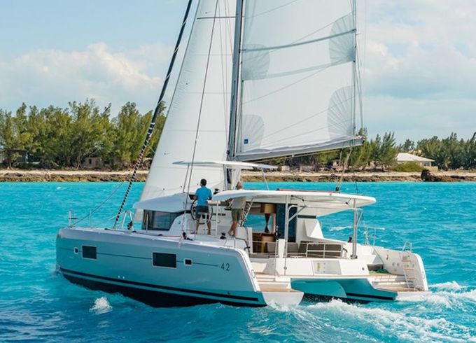 Lagoon 42 Caldera