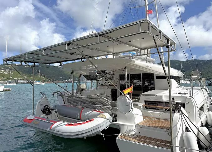Lagoon 43 White Pearl