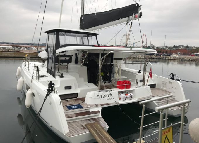Lagoon 42 Starz