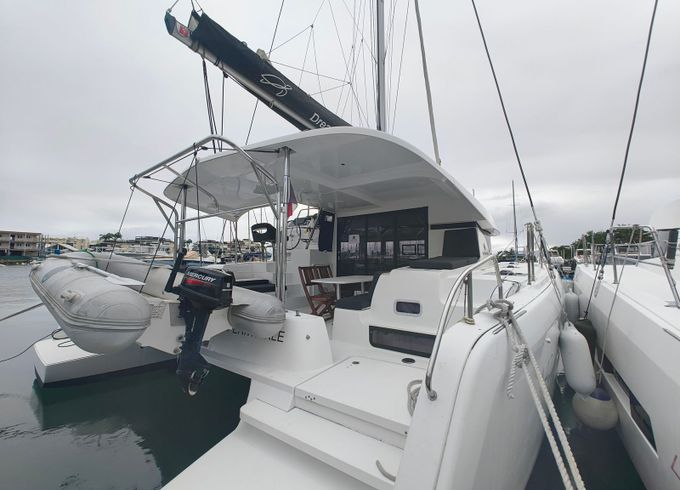 Lagoon 42 Periwinkle