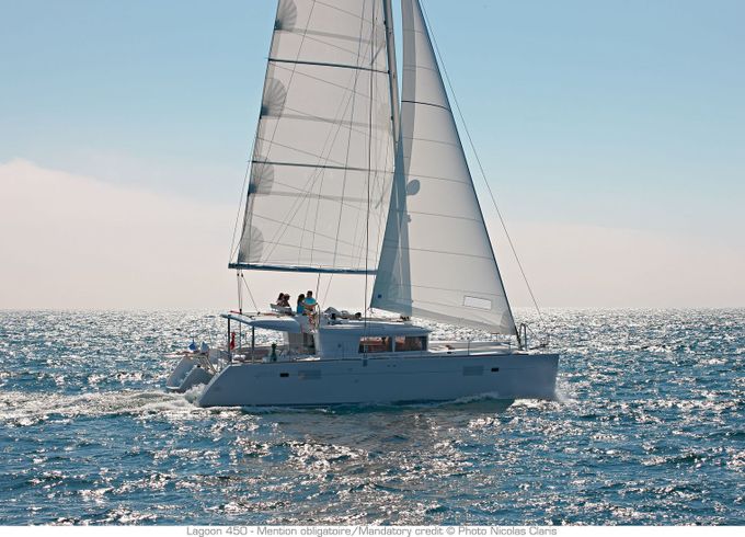 Lagoon 450 F Bela