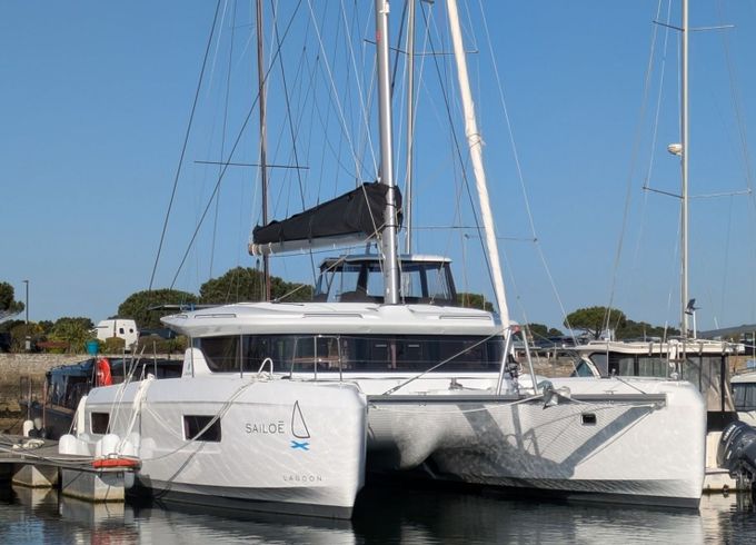 Lagoon 43 Solara