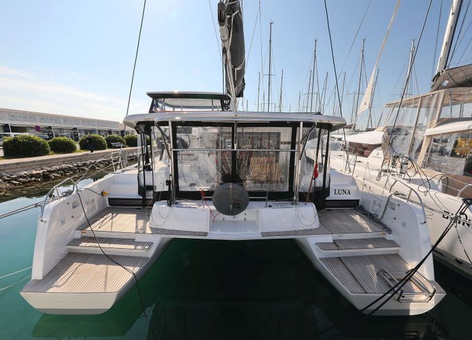 Lagoon 42 Luna