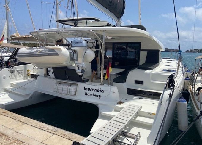 Lagoon 42 Laurencia