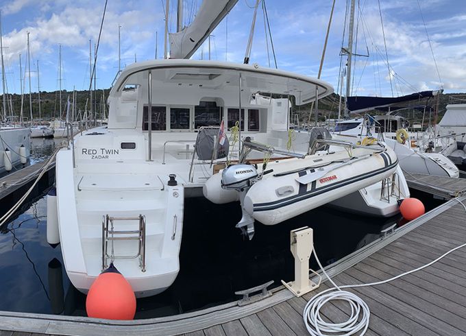 Lagoon 450 F Red Twin