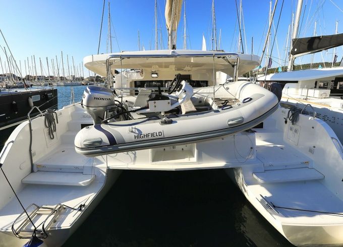 Lagoon 46 Midlife Crisis
