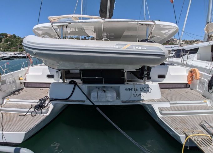 Lagoon 42 White Moon