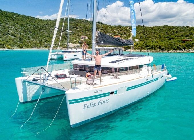 Lagoon 450 S Felix Finis