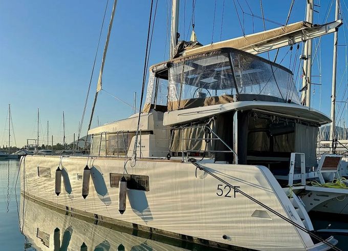 Lagoon 52 F Manta Ray