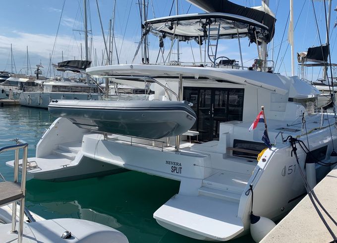 Lagoon 51 Nevera
