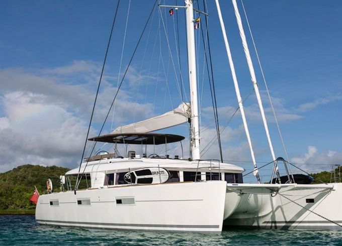 Lagoon 620 Sail Away