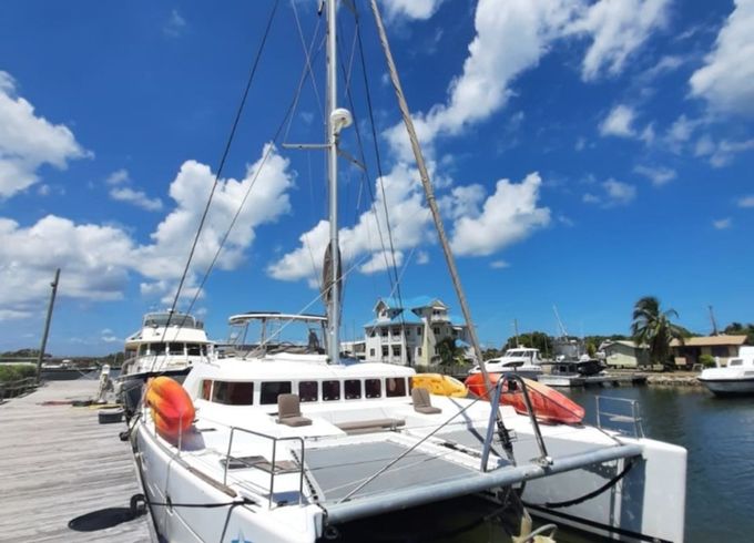 Lagoon 500 Sand Star