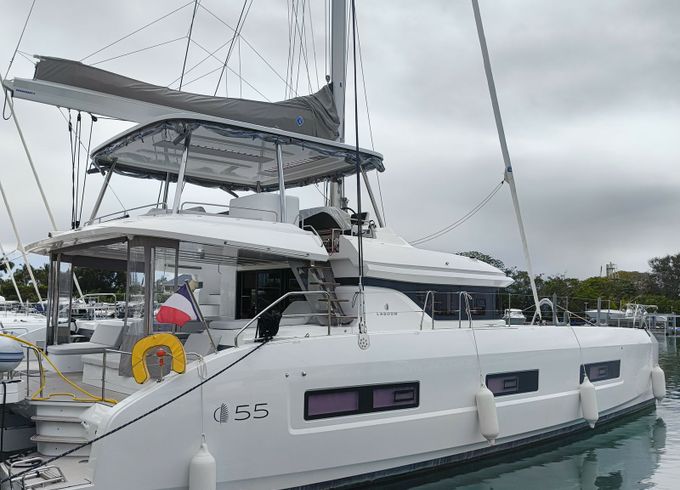 Lagoon 55 Smiley