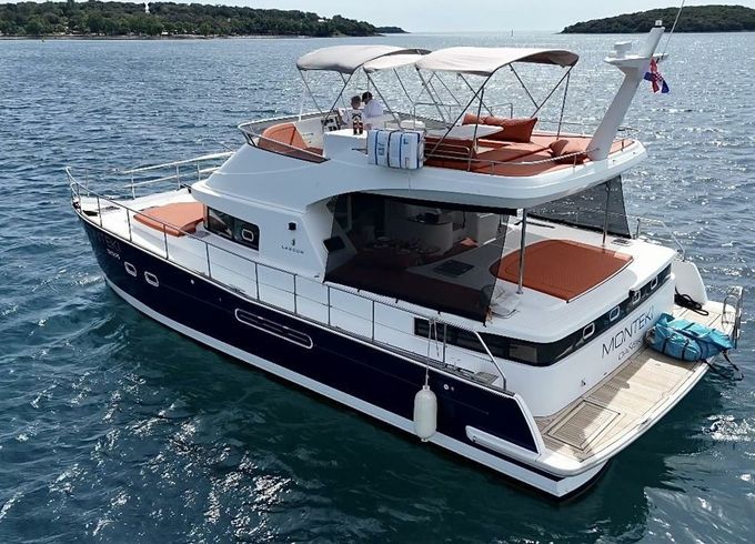 Lagoon Power 44 Monteki