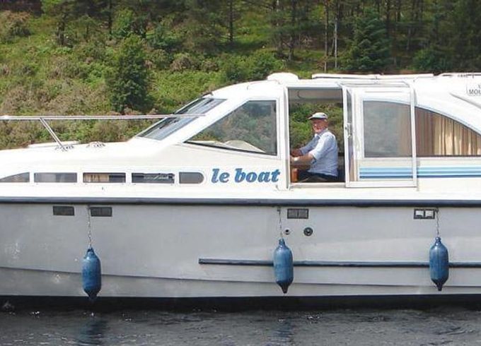 Le Boat Mountain Star Budget 1