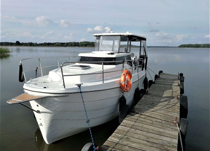 Laguna 700 700