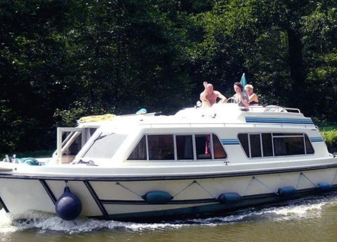 Le Boat Cirrus B Budget 10