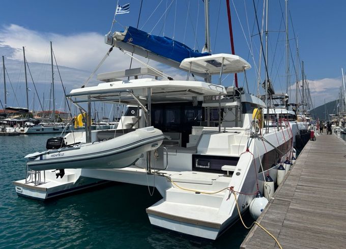 Leopard 42 Sunsail 22