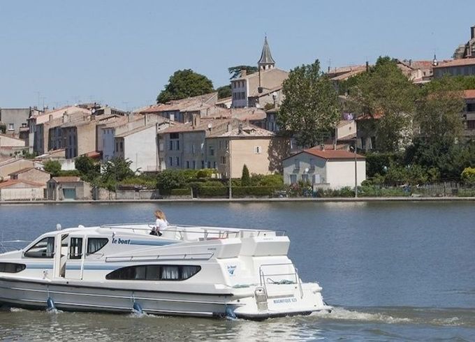 Le Boat Magnifique Comfort 27