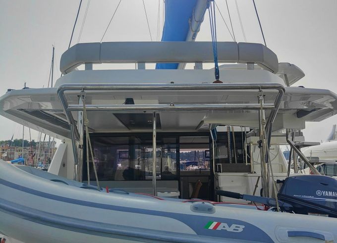 Leopard 45 Daria