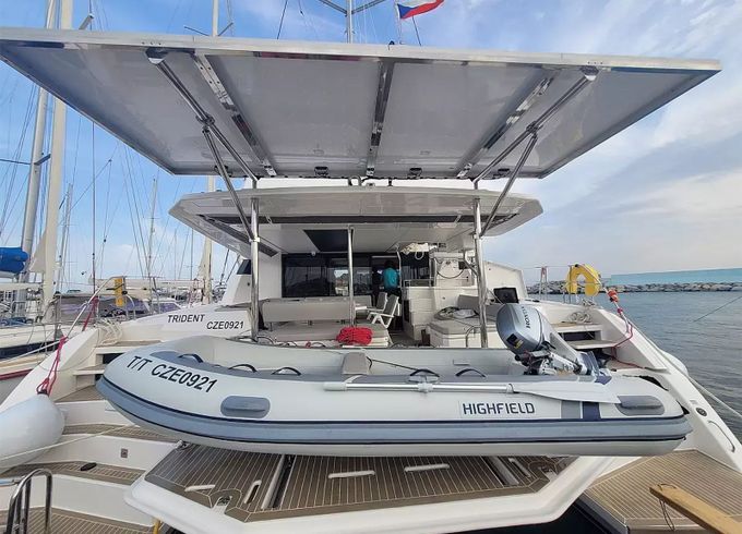 Leopard 50 Trident