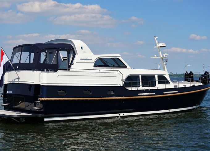 Linssen Grand Sturdy 500 AC Variotop Blueberry