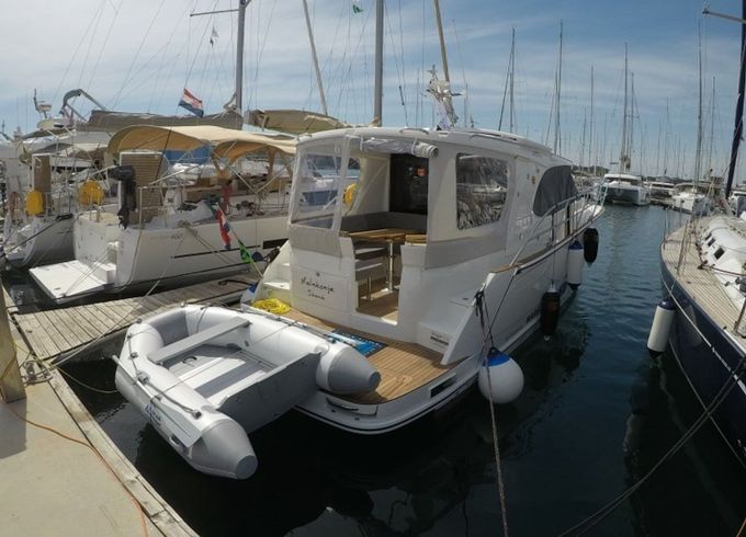 Marex 330 SCA Malinkonija