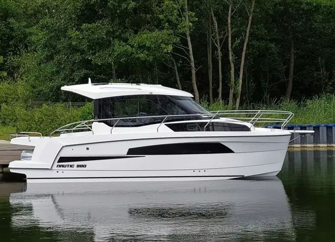 Nautic 880 Nadya