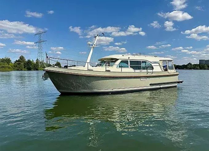 Linssen GS 34.9 Sedan Salida