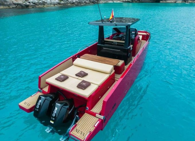 Nuva Yachts M11 Red Thunder