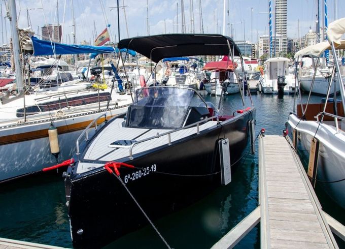 Nuva Yachts M6 Alimed 1