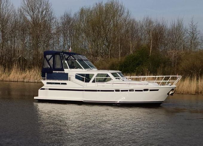 Pedro Solano 33 Livina