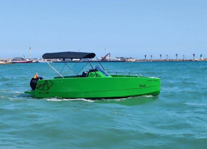 Nuva Yachts 6 Hulk