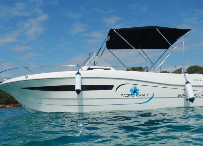 Pacific Craft 700 STITCH