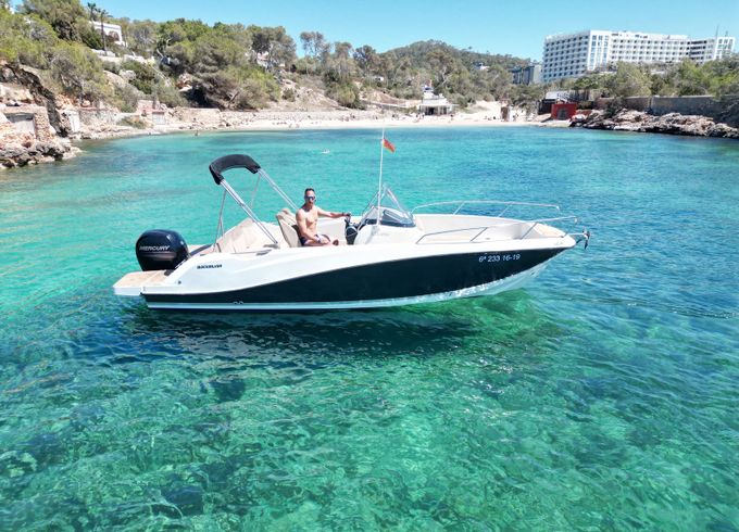 Quicksilver 675 Activ Canariona