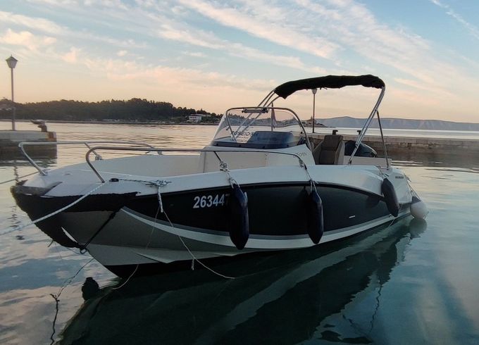 Quicksilver Activ 605 Open 19