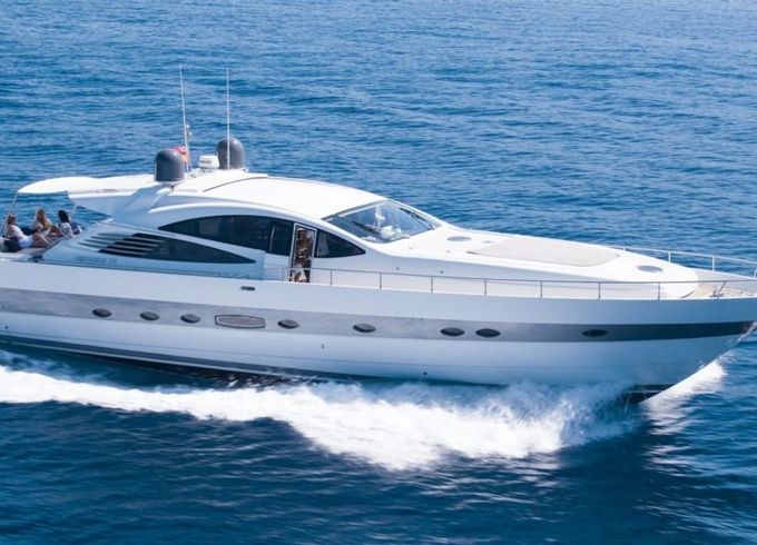 Pershing 76 Nadezhda Omsk