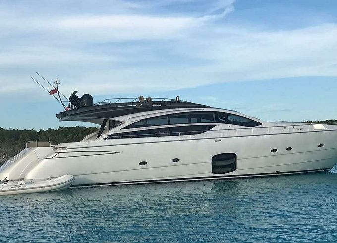 Pershing 82 Milagros