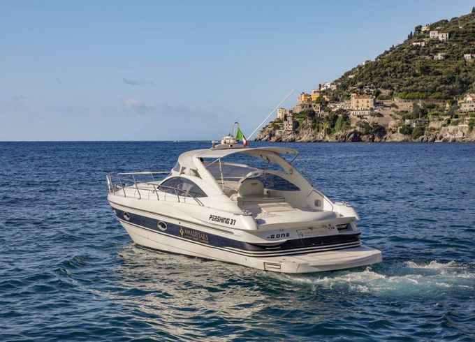 Pershing 37 Agone